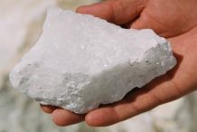 is calcium carbonate used for whitewashing